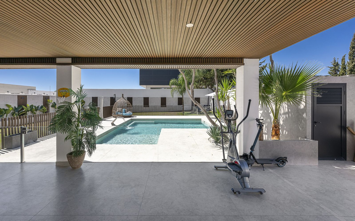 855f74b0771509aa758ac5969a09a29e - 23