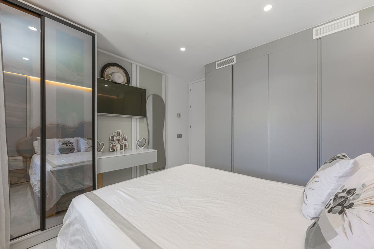 855f74b0771509aa758ac5969a09a29e - 32