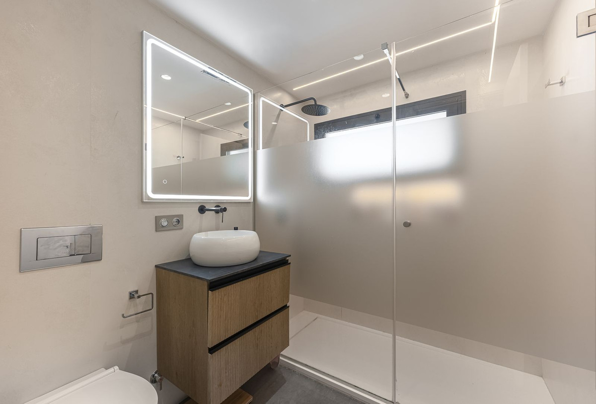 855f74b0771509aa758ac5969a09a29e - 33