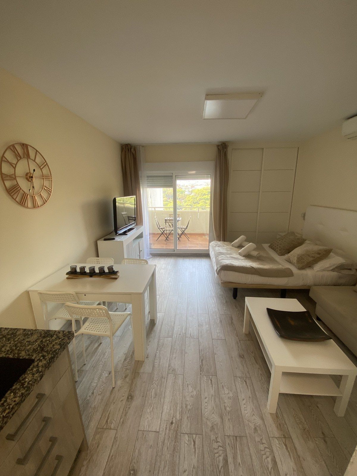 86989cb506a5f4d025ee0e63289505f0 - 11