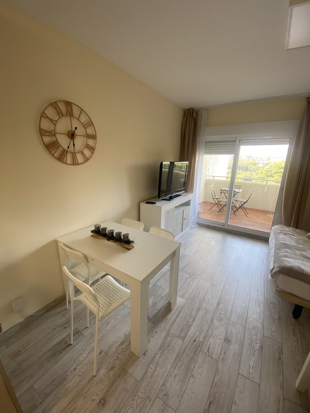 86989cb506a5f4d025ee0e63289505f0 - 12