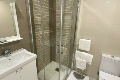 86989cb506a5f4d025ee0e63289505f0 - 16