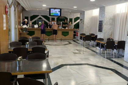 86989cb506a5f4d025ee0e63289505f0 - 21