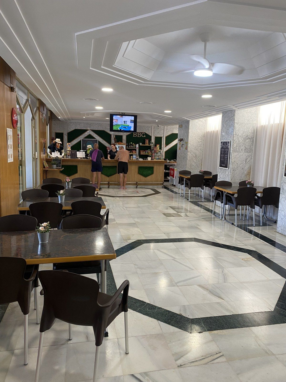 86989cb506a5f4d025ee0e63289505f0 - 21