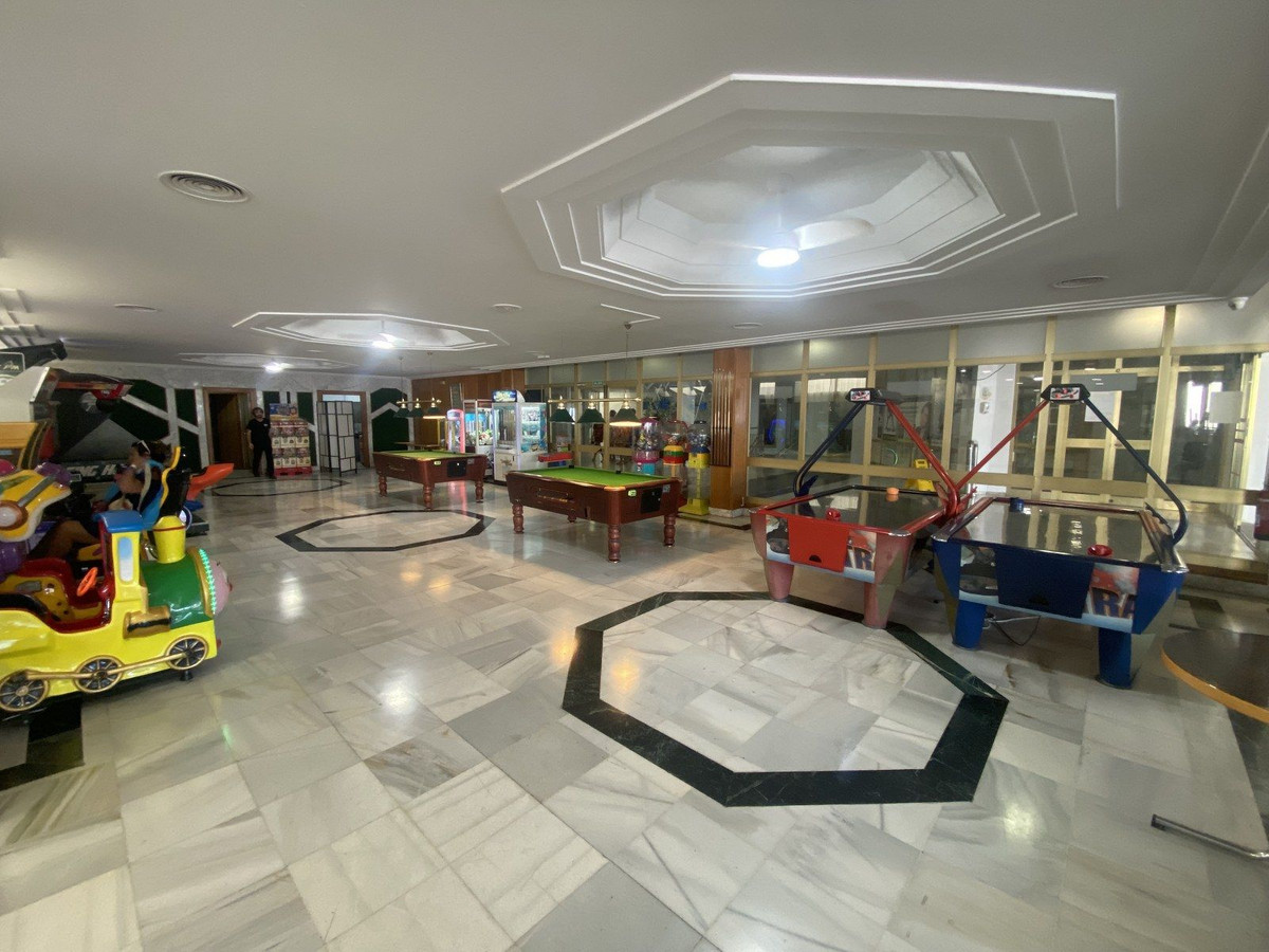 86989cb506a5f4d025ee0e63289505f0 - 22