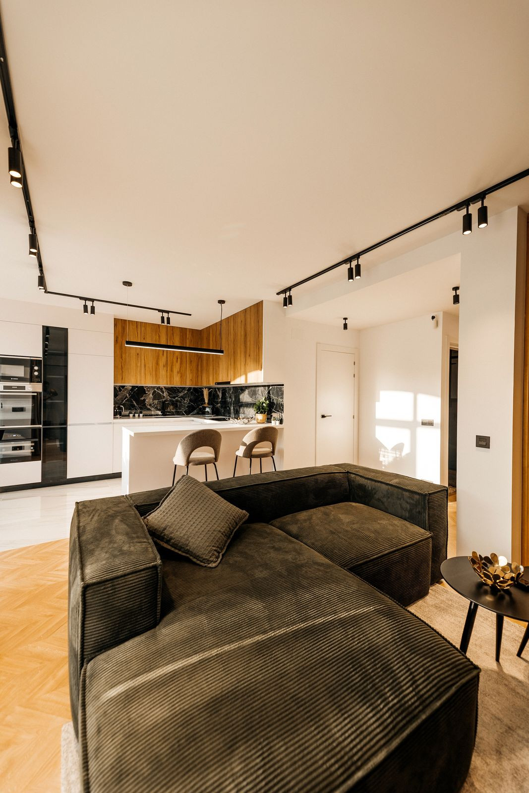 87b7298810fb3b663a13e36ef3210ad9 - 24