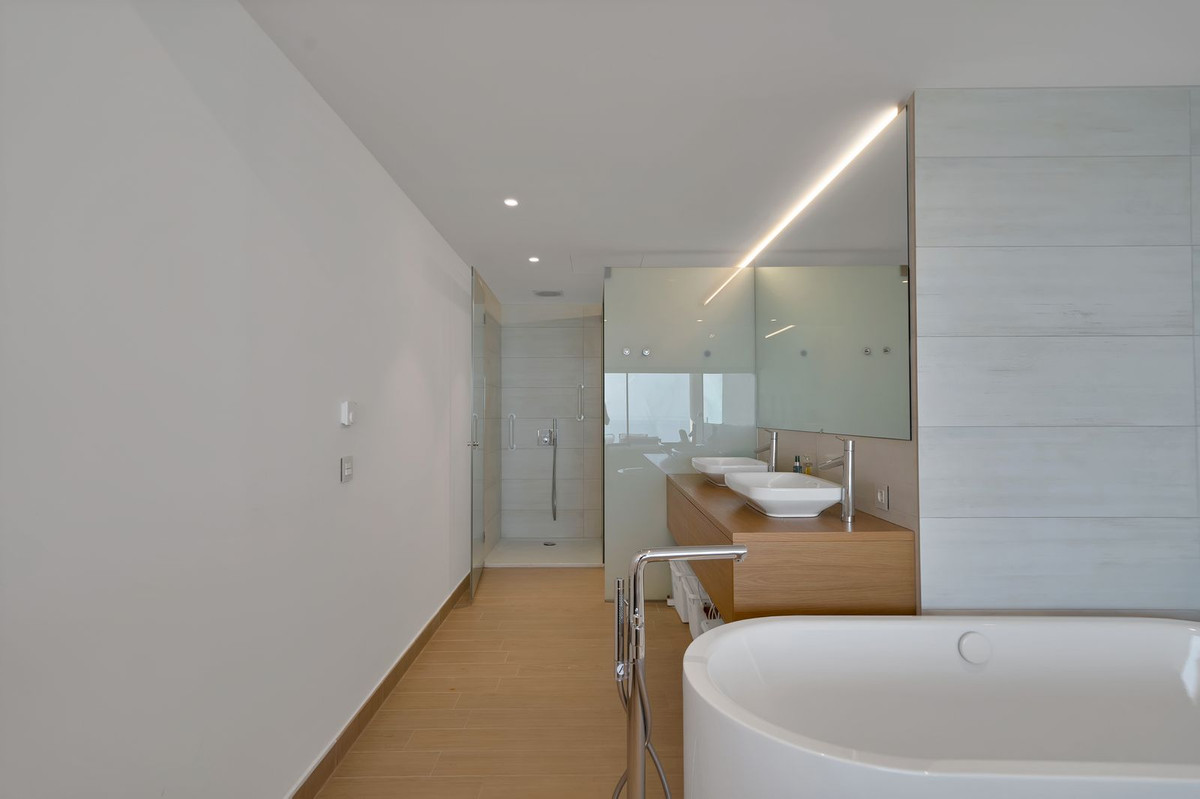 8822c70d475fba4f48b5c6caa0733459 - 12