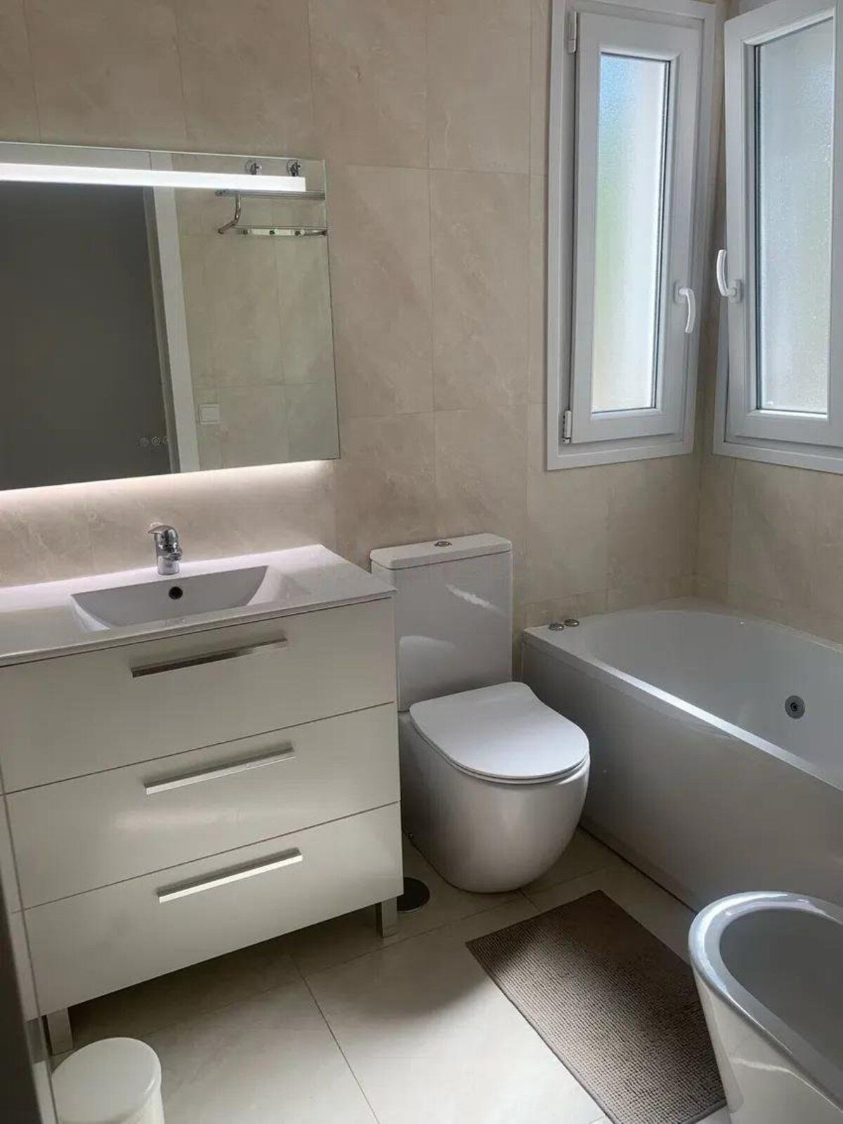 888f19bf4b9381e7682813a8336341ef - 18