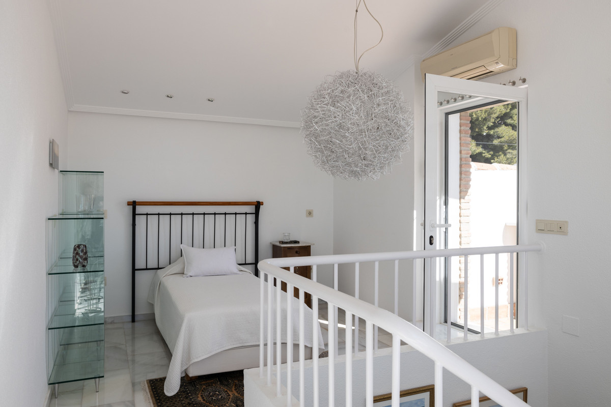 88fcd17c0f05bfdb81d847595e13cc7d - 16