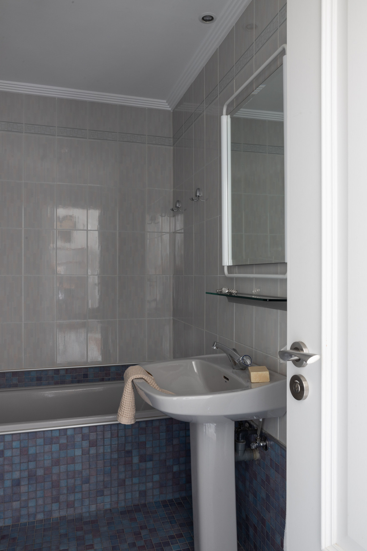 88fcd17c0f05bfdb81d847595e13cc7d - 28