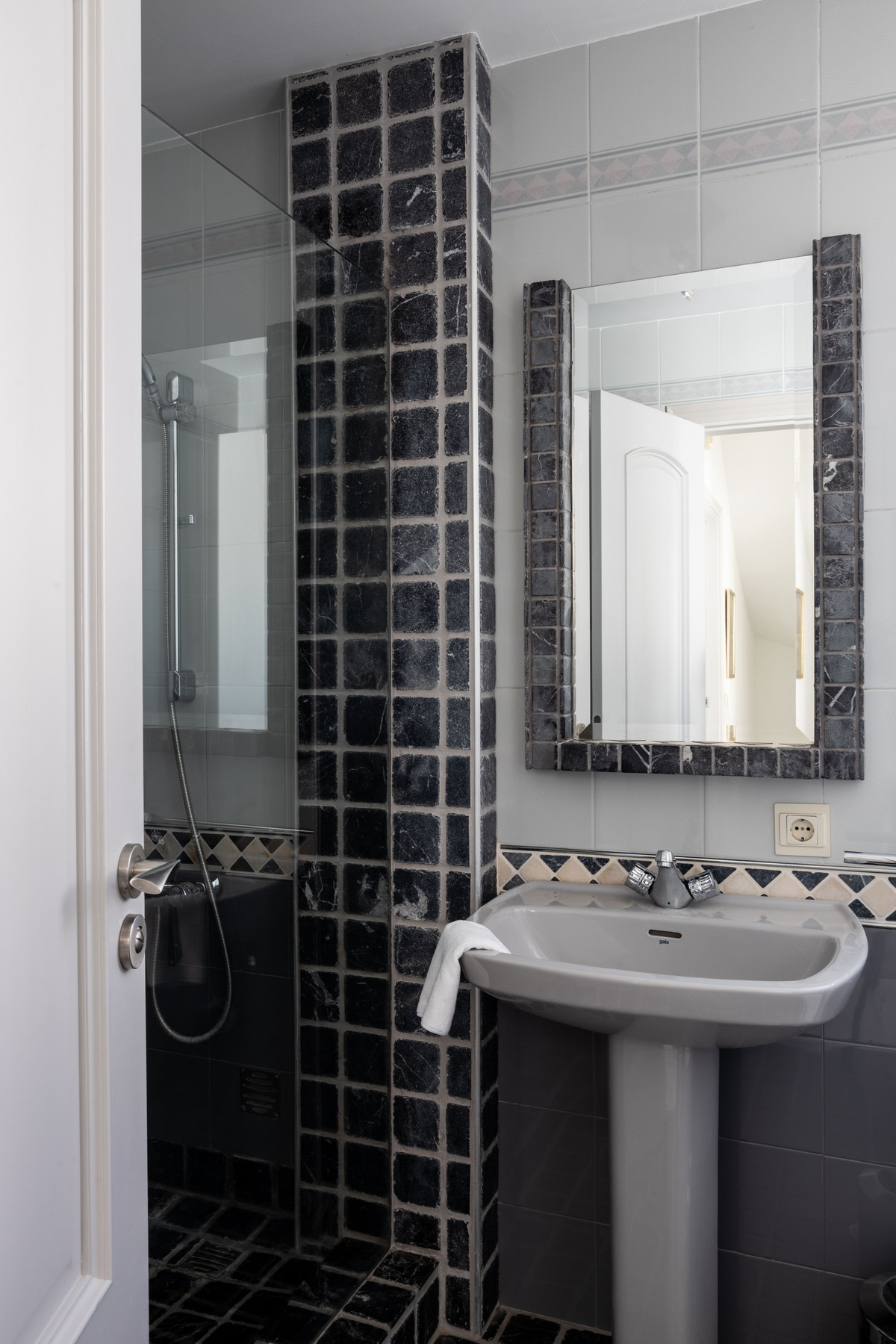 88fcd17c0f05bfdb81d847595e13cc7d - 34