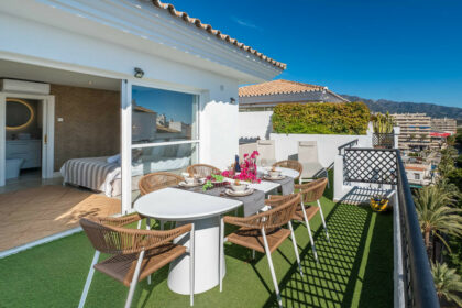 895021c8412313ca57628130adb1b63a - 10