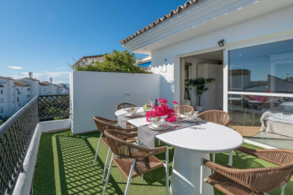 895021c8412313ca57628130adb1b63a - 11