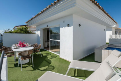 895021c8412313ca57628130adb1b63a - 13