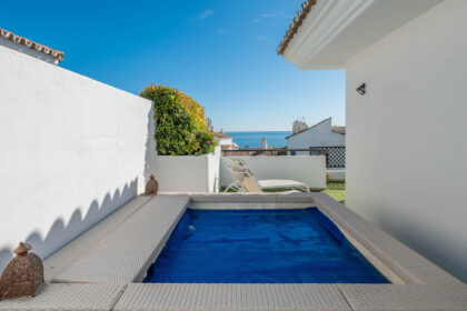 895021c8412313ca57628130adb1b63a - 17