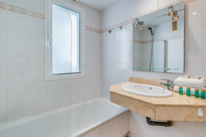 895021c8412313ca57628130adb1b63a - 23