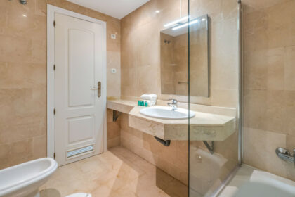 895021c8412313ca57628130adb1b63a - 33