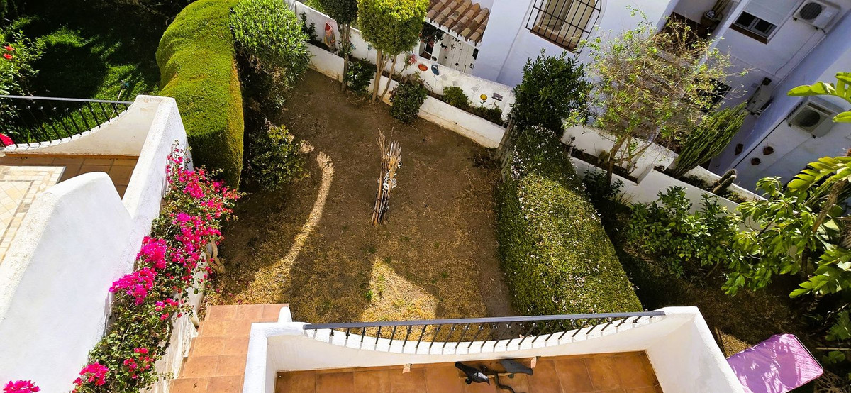 8a027f4ca53aafd930471de3e1978759 - 17