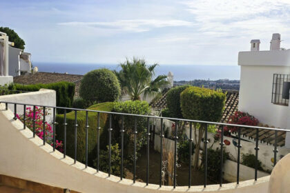 8a027f4ca53aafd930471de3e1978759 - 23