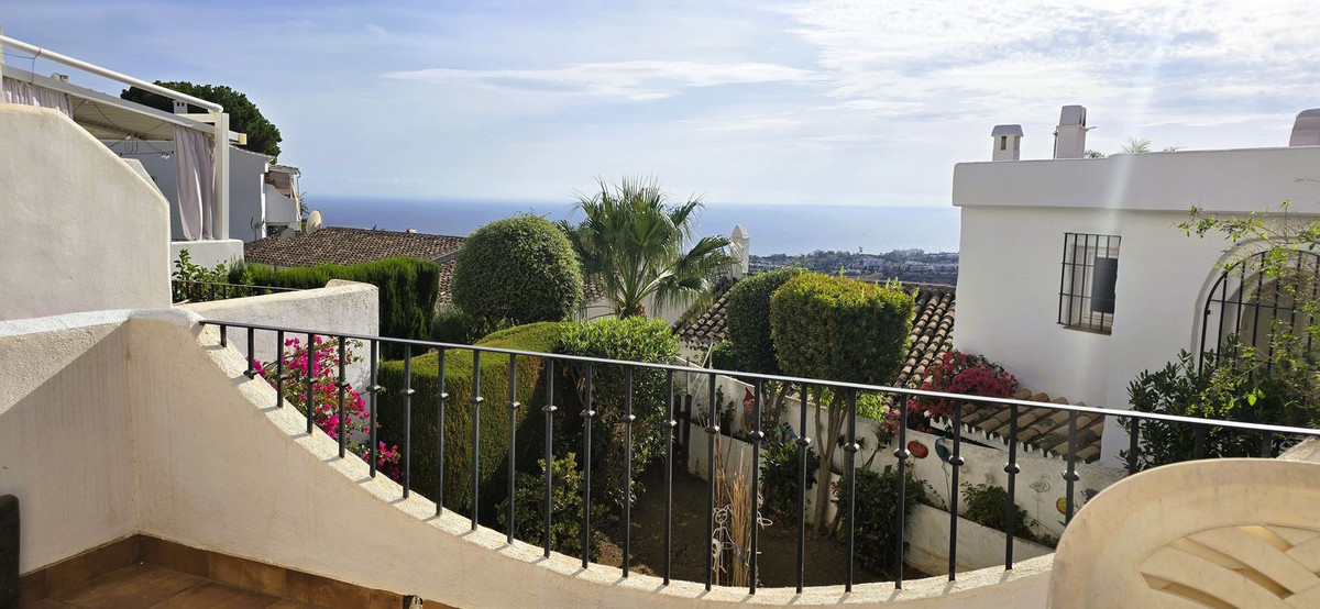 8a027f4ca53aafd930471de3e1978759 - 23