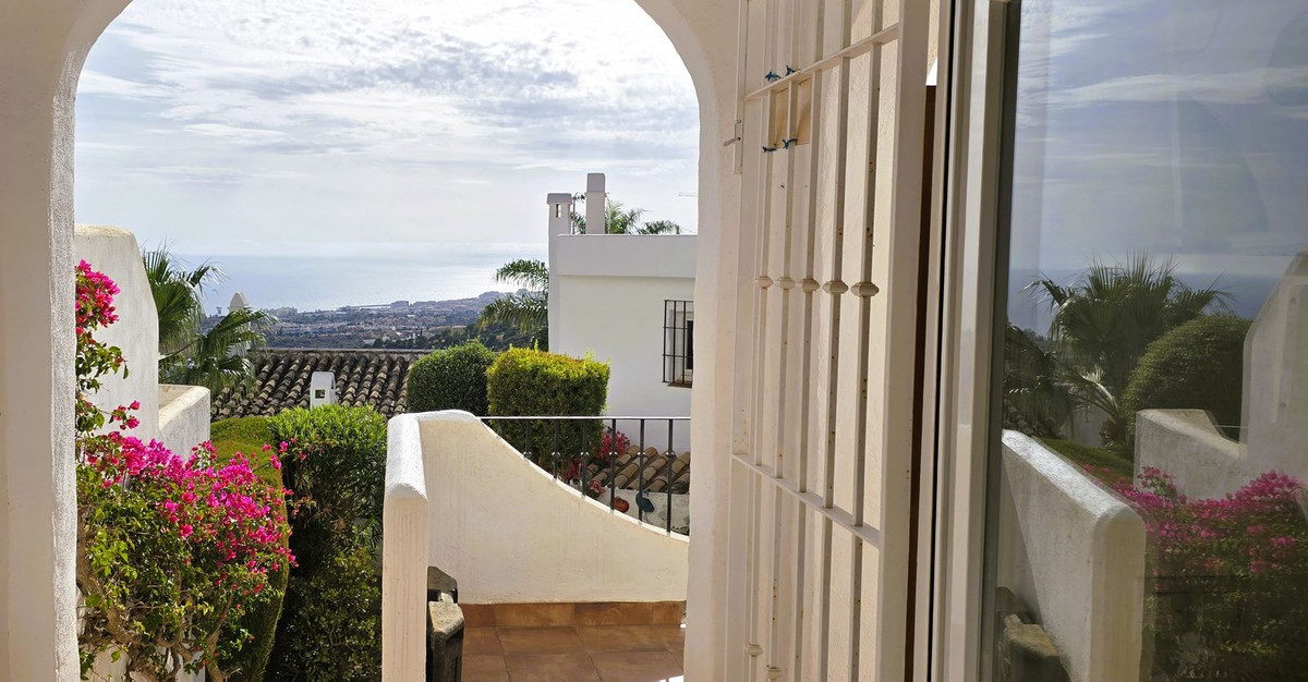 8a027f4ca53aafd930471de3e1978759 - 25