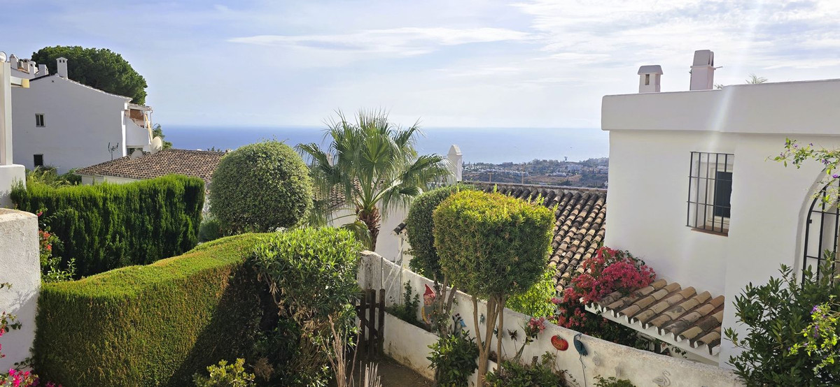 8a027f4ca53aafd930471de3e1978759 - 26