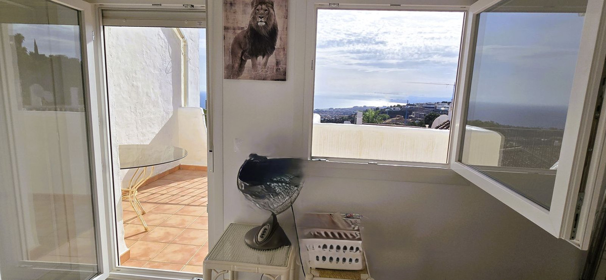 8a027f4ca53aafd930471de3e1978759 - 6