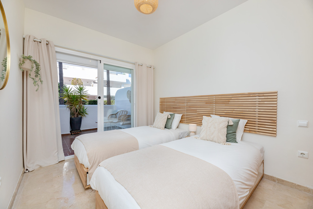 8a54cb7f2f946f365de747c2e07d1fb2 - 11