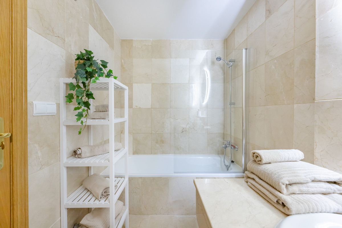 8a54cb7f2f946f365de747c2e07d1fb2 - 12