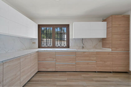 8b31fe8f36754df5df5da1d2c6d9282d - 11