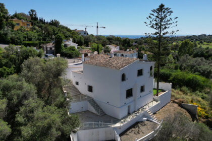 8b31fe8f36754df5df5da1d2c6d9282d - 18