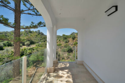 8b31fe8f36754df5df5da1d2c6d9282d - 2