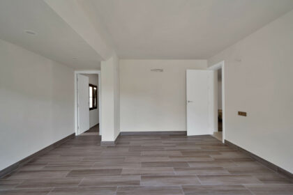 8b31fe8f36754df5df5da1d2c6d9282d - 24