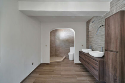 8b31fe8f36754df5df5da1d2c6d9282d - 26