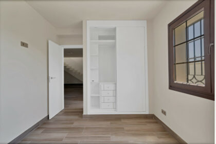 8b31fe8f36754df5df5da1d2c6d9282d - 29