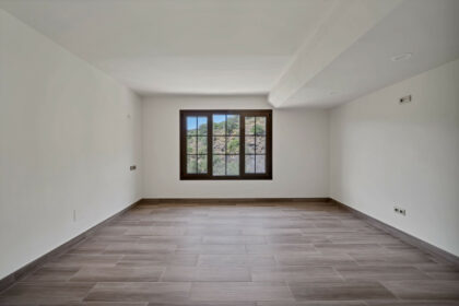 8b31fe8f36754df5df5da1d2c6d9282d - 31