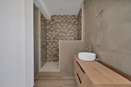 8b31fe8f36754df5df5da1d2c6d9282d - 32