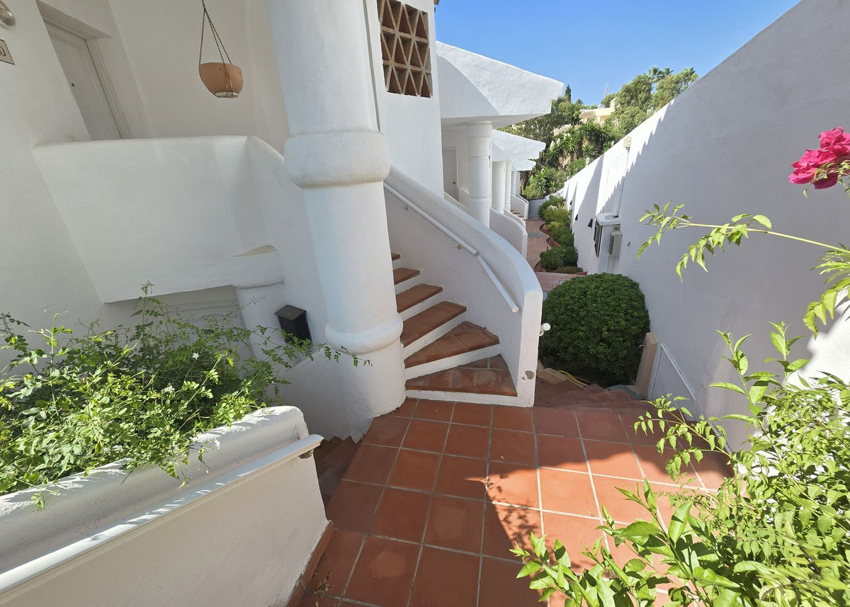 8b62a1d9b414b62f53bbb64a4547acc9 - 23