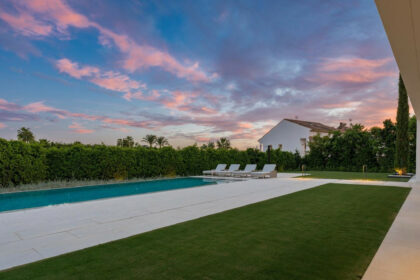 8becf475f6069b5fbd7bcb9caebb75df - 31