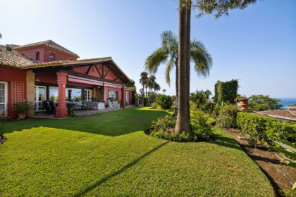 8bf827895102a5466fae43123751d2ed - 10