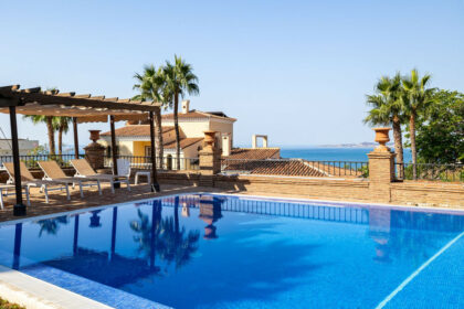 8bf827895102a5466fae43123751d2ed - 15