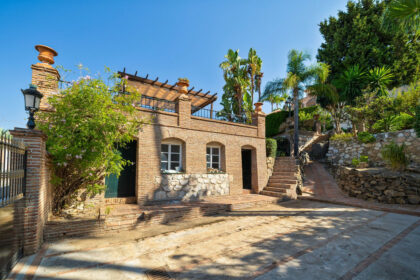 8bf827895102a5466fae43123751d2ed - 18