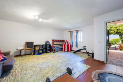 8bf827895102a5466fae43123751d2ed - 33