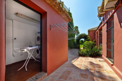 8bf827895102a5466fae43123751d2ed - 35