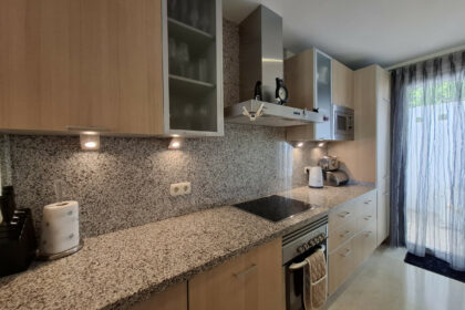 8c4ec82e896c8acf7326d544879ee3fb - 12