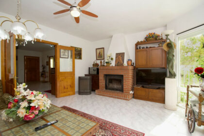 8e4b06806c2d9a2bf271a2e27016f919 - 18