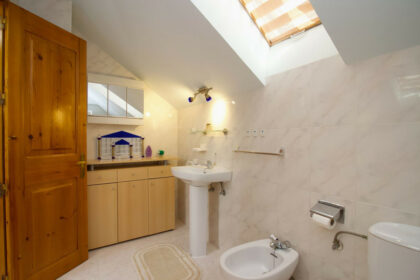 8e4b06806c2d9a2bf271a2e27016f919 - 31