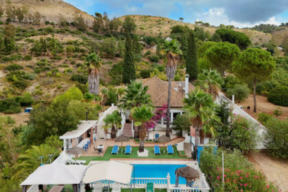 8e4b06806c2d9a2bf271a2e27016f919 - 9