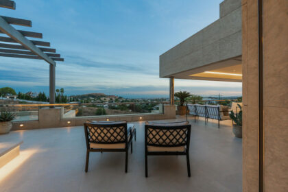 8f2d5407261ac910467e6dcf3f123b7f - 52