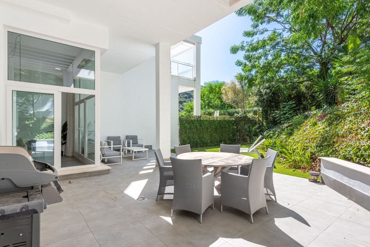 8f3440f8a0966fb05c72c92167650b34 - 11